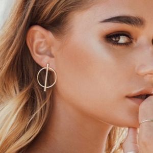 2/$20, 3/$18 JEWELRY -NWT Gold Circle Bar Earrings